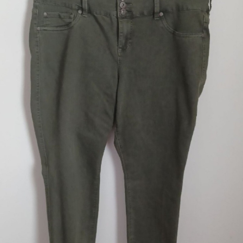 Torrid size 18 womens hi rise jeans